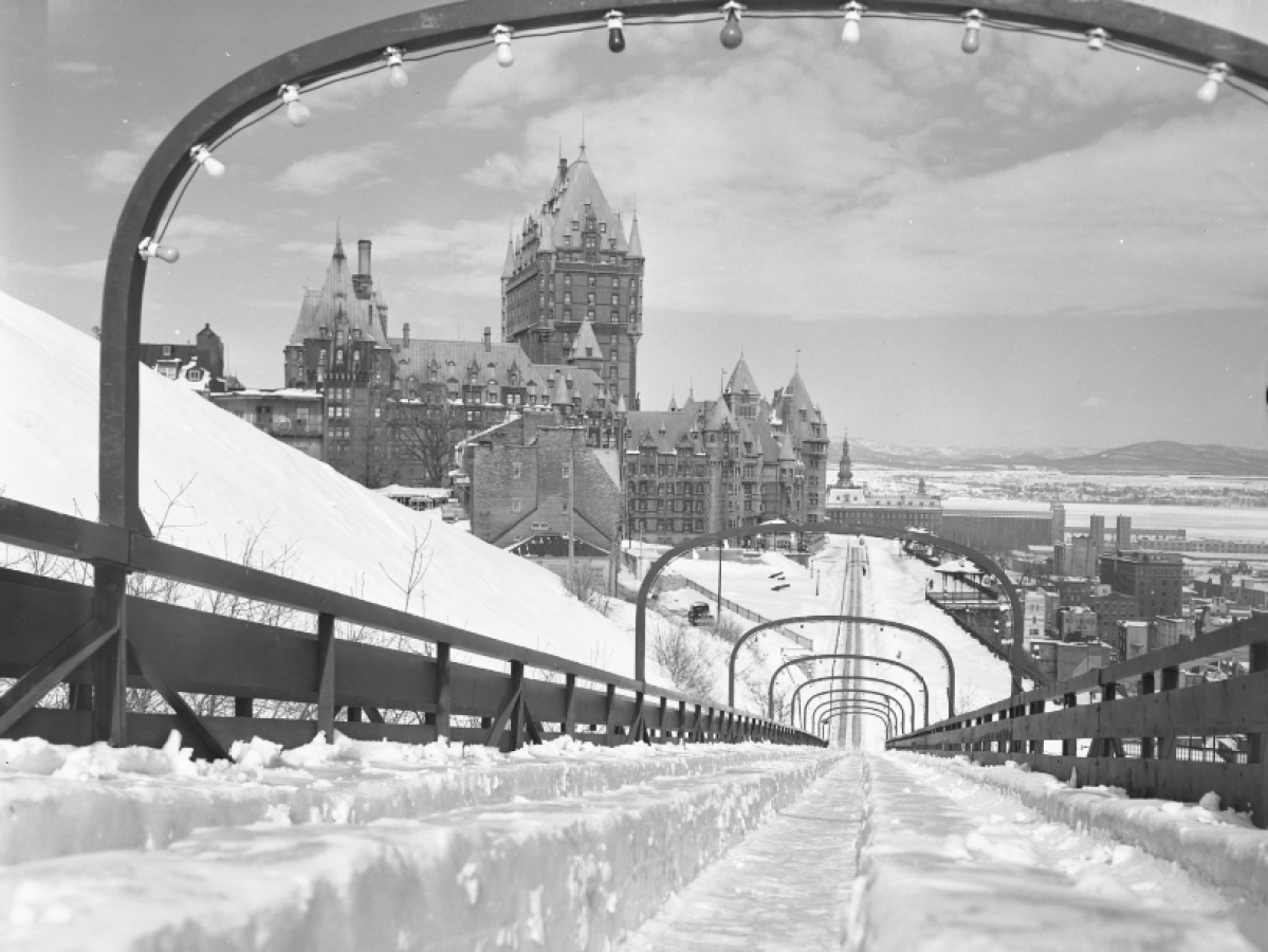 an old photo of a bridge